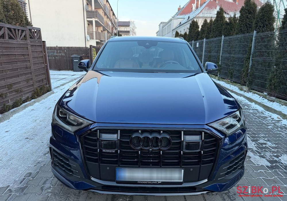 2020' Audi Q7 photo #2