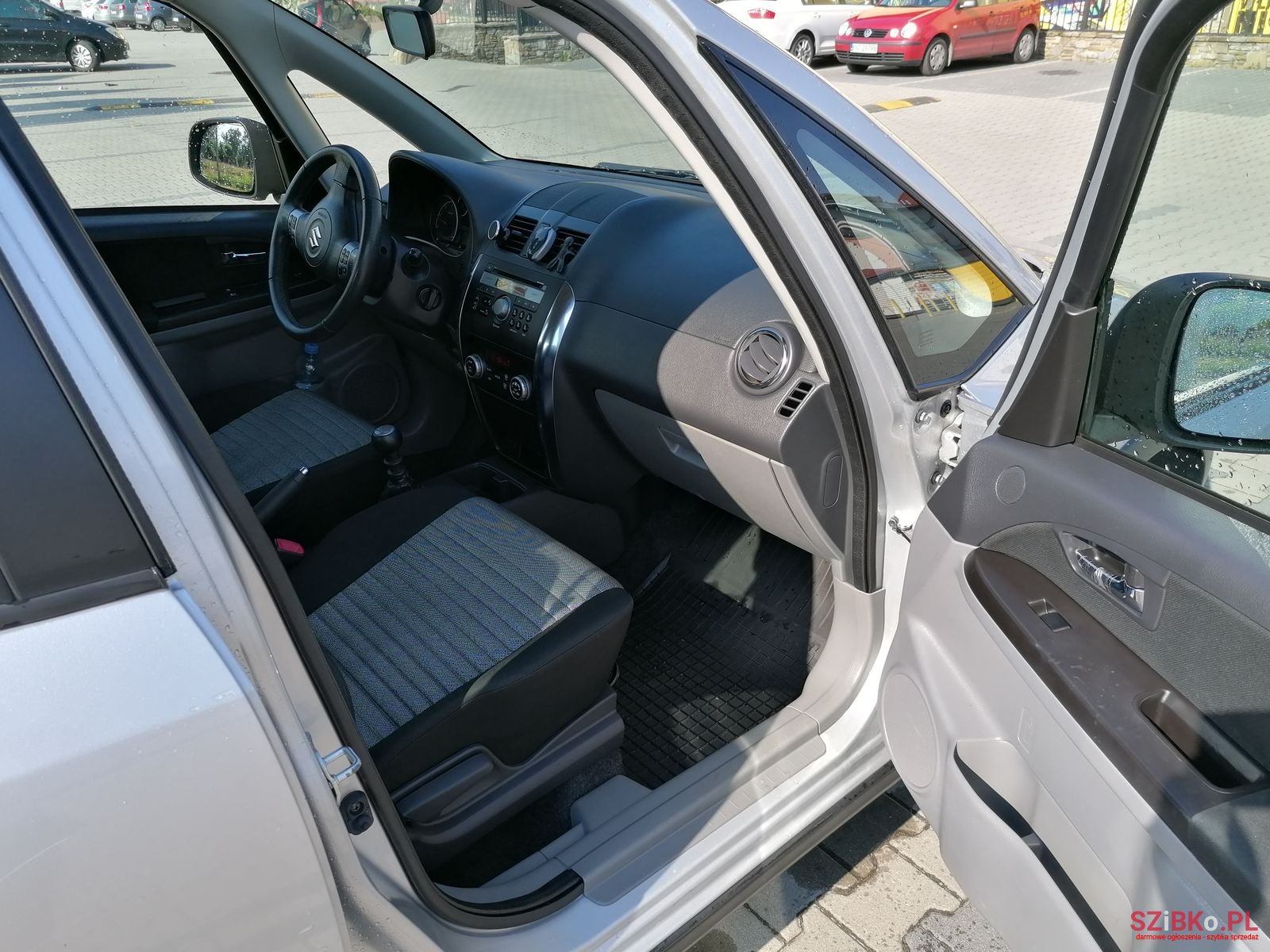 2011' Suzuki SX4 photo #6