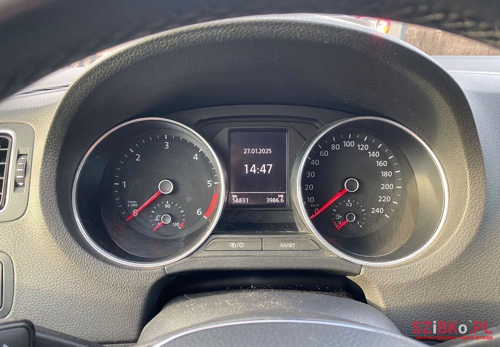 2016' Volkswagen Polo photo #5