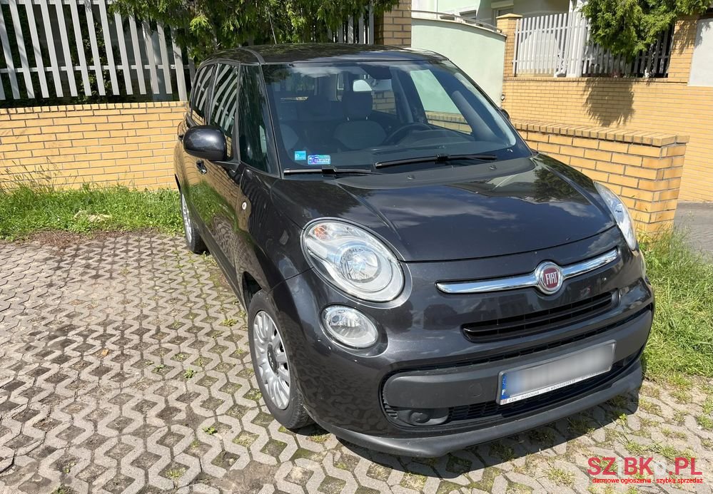 2017' Fiat 500L photo #3
