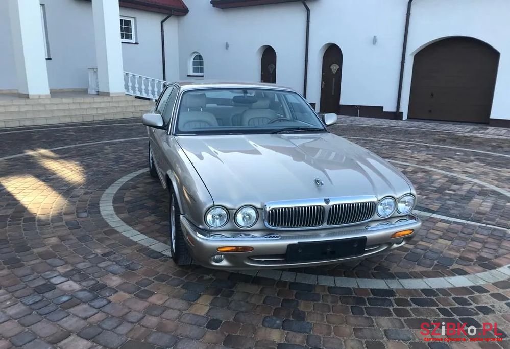 1998' Jaguar XJ photo #2