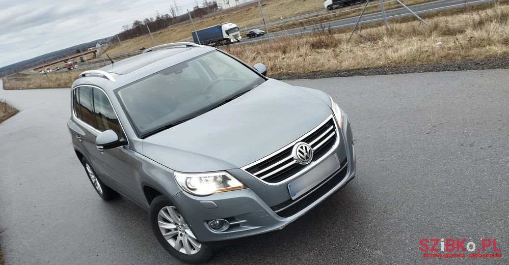 2010' Volkswagen Tiguan photo #1