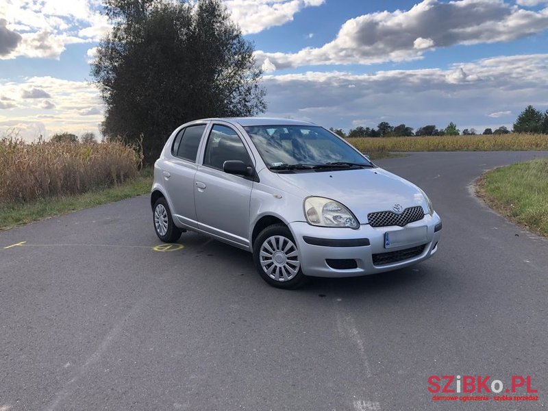 2004' Toyota Yaris 1.0 Luna photo #1