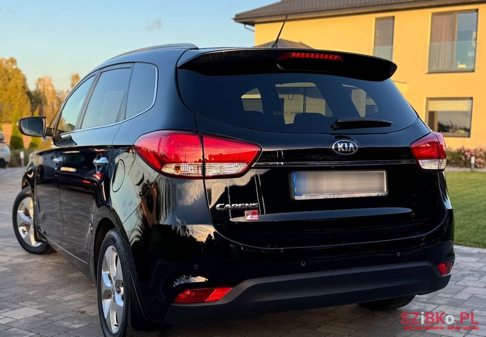 2014' Kia Carens photo #3