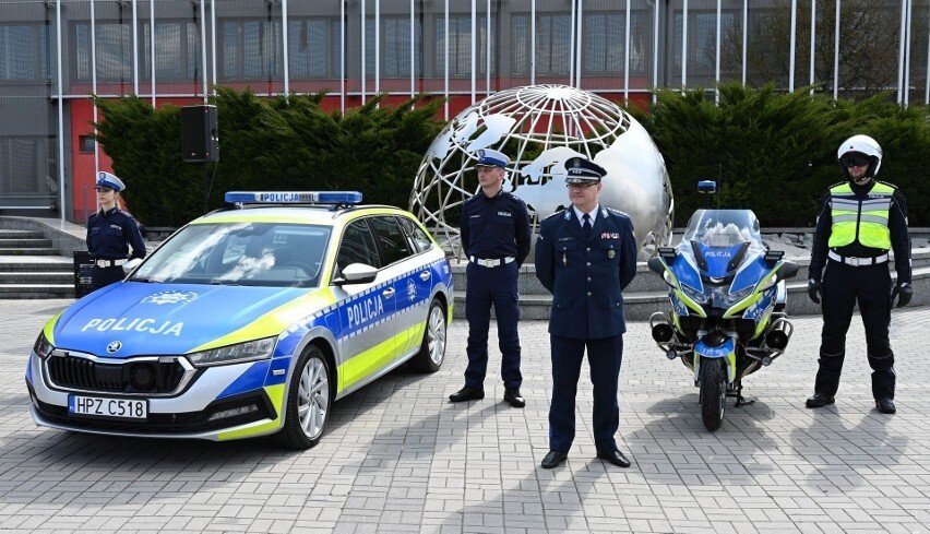 Premiera nowych policyjnych radiowozów i motocykli. Tak będą wyglądać - zobacz zdjęcia