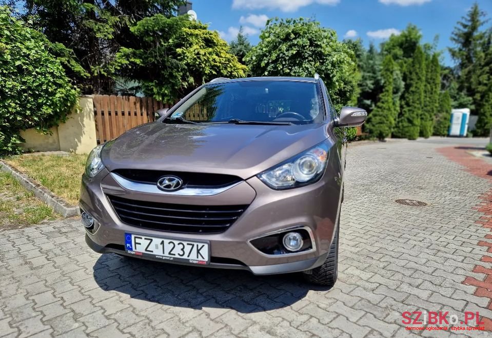 2011' Hyundai ix35 photo #2