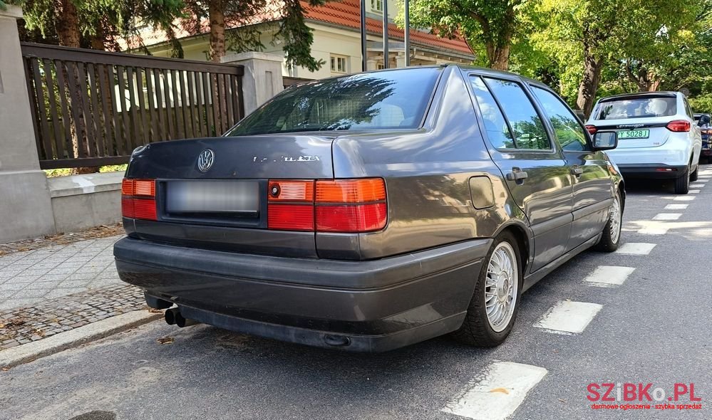 1994' Volkswagen Vento photo #3