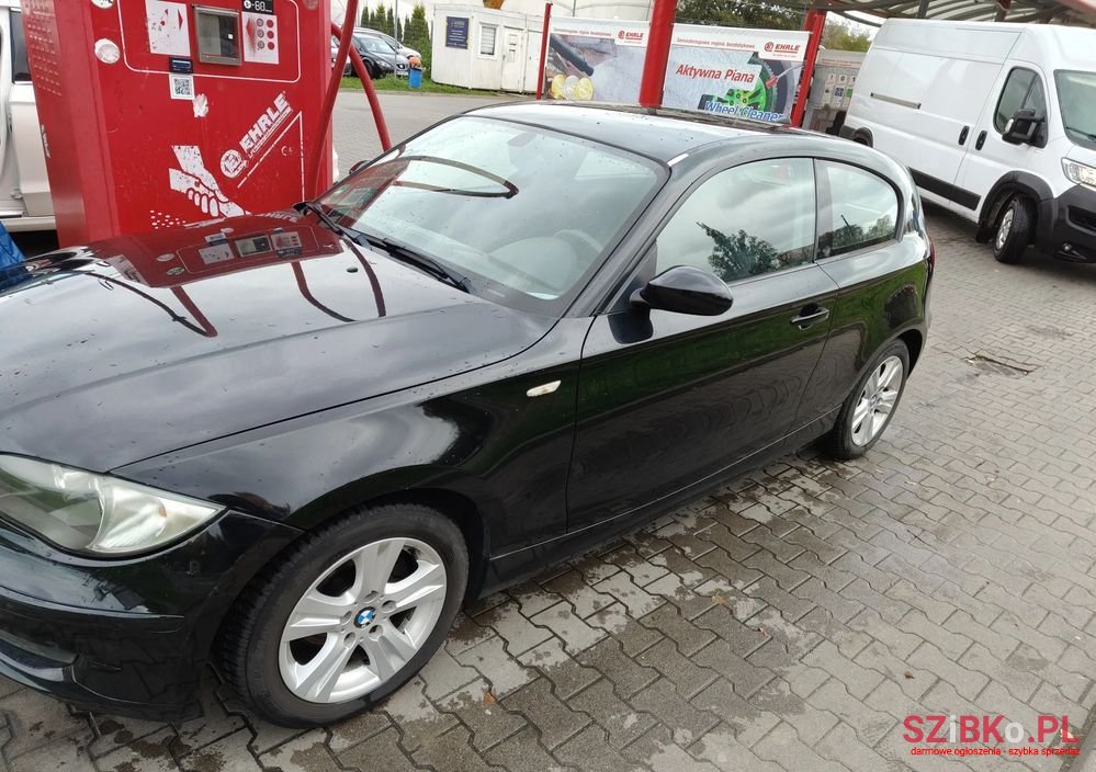 2008' BMW 1 Series photo #1