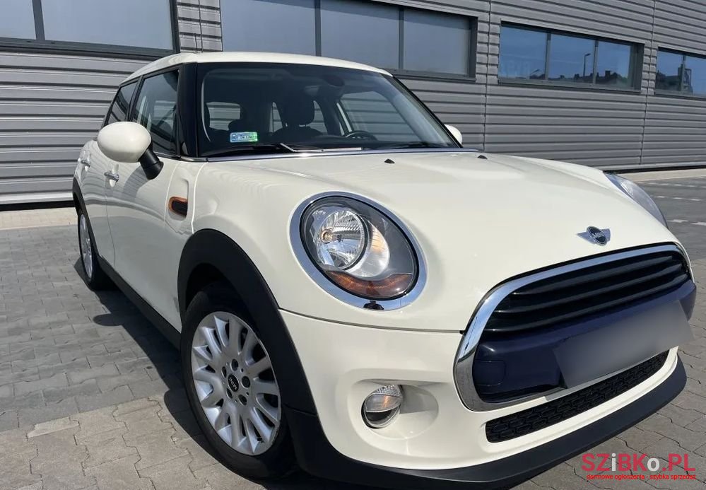 2016' MINI Cooper Standard photo #1