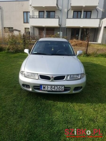 1997' Mitsubishi Carisma photo #1