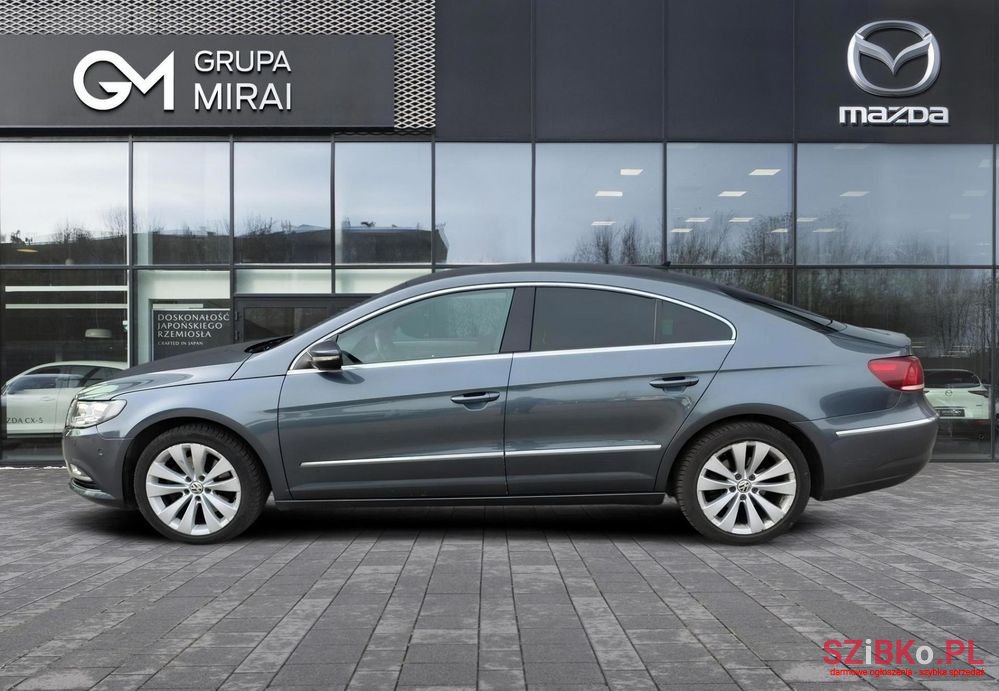 2012' Volkswagen Passat photo #2