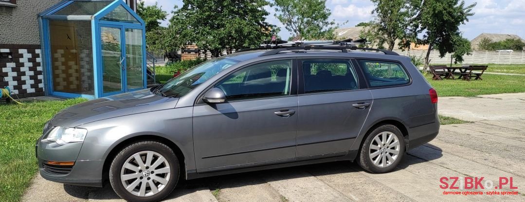 2005' Volkswagen Passat photo #1