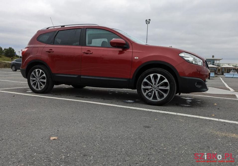 2012' Nissan Qashqai Tekna photo #2