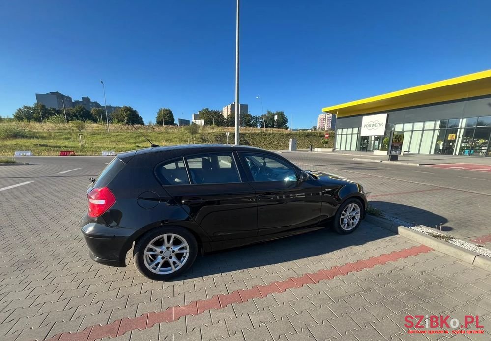 2008' BMW 1 Series 116I photo #1