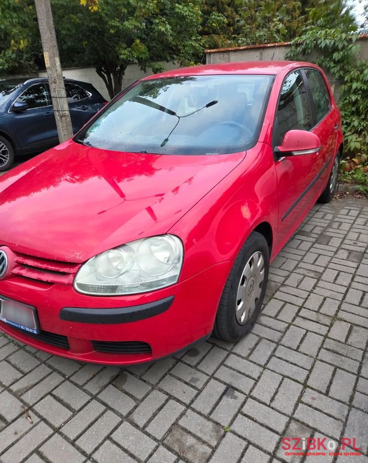 2005' Volkswagen Golf photo #3