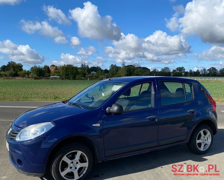 2009' Dacia Sandero photo #3