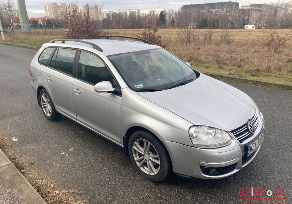 2008' Volkswagen Golf photo #2