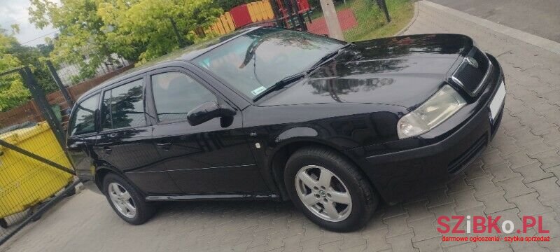2004' Skoda Octavia photo #2