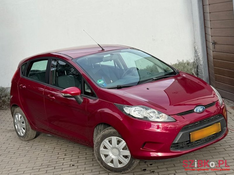 2010' Ford Fiesta 1.25 Titanium photo #2