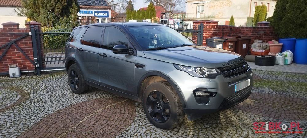 2016' Land Rover Discovery Sport photo #2