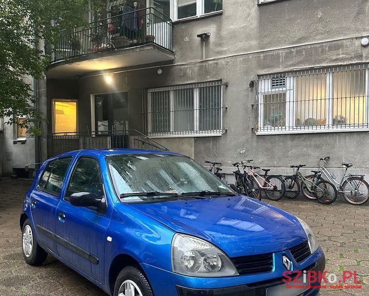 2005' Renault Clio photo #3