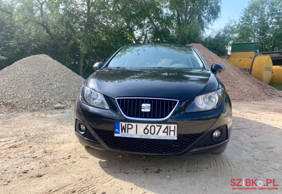 2011' SEAT Ibiza photo #2