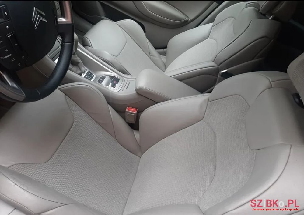 2011' Citroen C5 photo #3