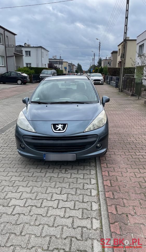 2007' Peugeot 207 1.4 16V Trendy photo #1