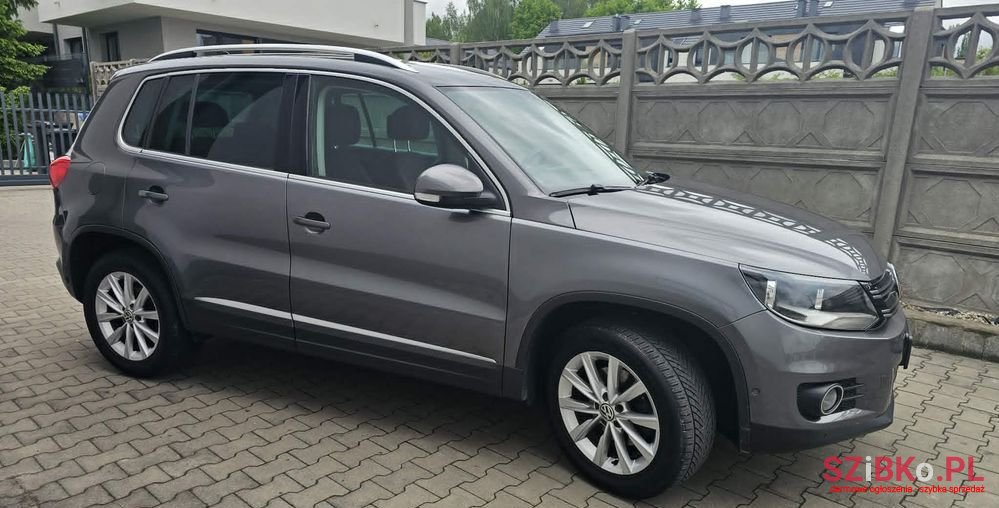 2012' Volkswagen Tiguan photo #4
