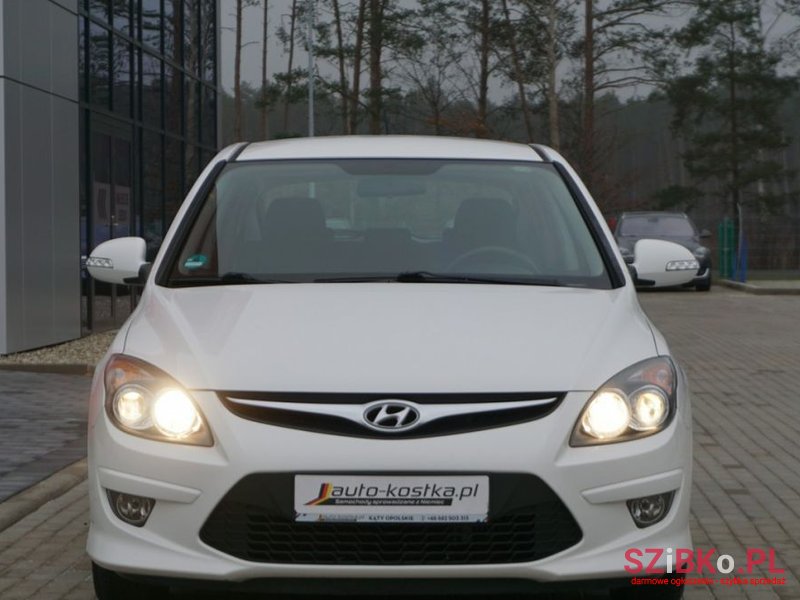 2011' Hyundai i30 photo #2