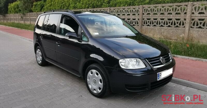 2005' Volkswagen Touran photo #5