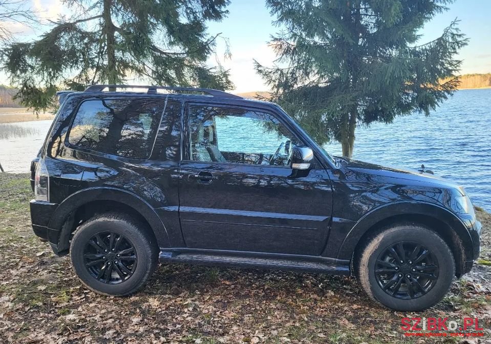 2018' Mitsubishi Pajero photo #4