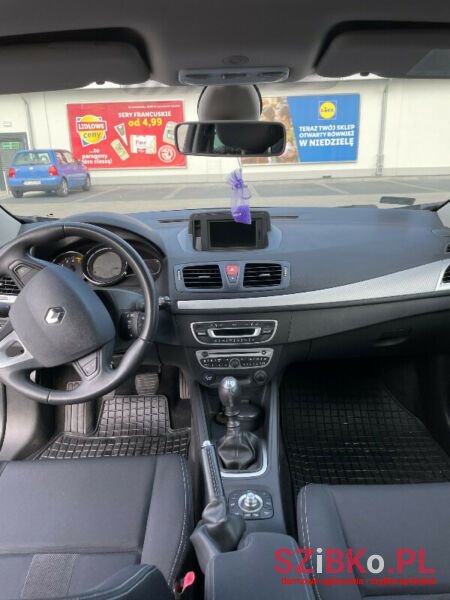 2011' Renault Megane photo #6