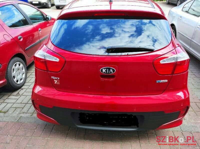 2015' Kia Rio photo #2