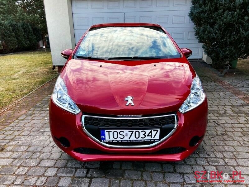 2015' Peugeot 208 photo #3