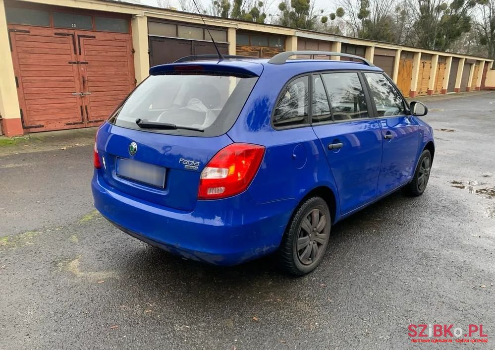 2009' Skoda Fabia 1.2 12V Ambition photo #4