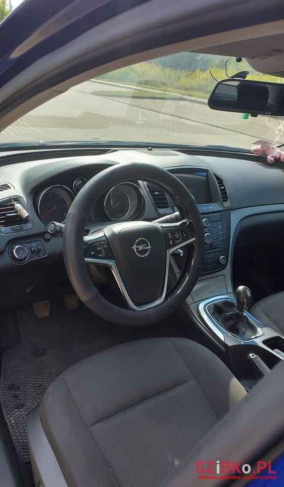 2011' Opel Insignia photo #3