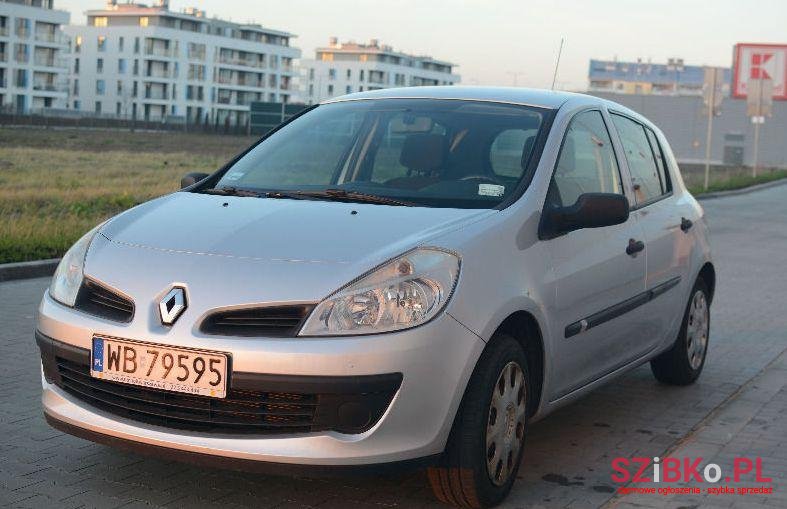 2006' Renault Clio photo #3