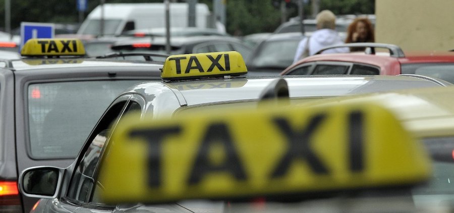 Co dzieje się na rynku przewozu osób? Tak mało taksówek jeszcze nigdy nie było