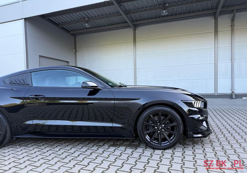 2016' Ford Mustang photo #2