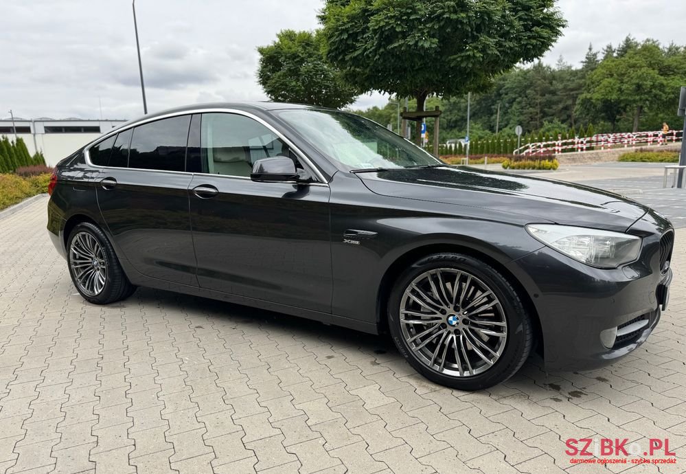 2010' BMW 5 Series photo #5