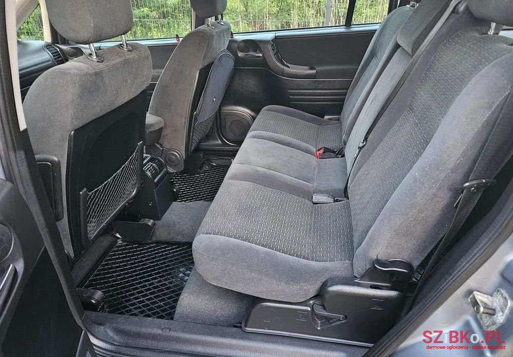 2003' Opel Zafira 1.8 16V Elegance photo #4