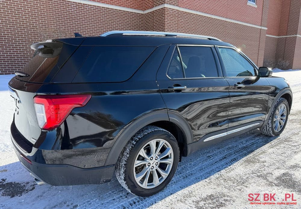 2020' Ford Explorer photo #5