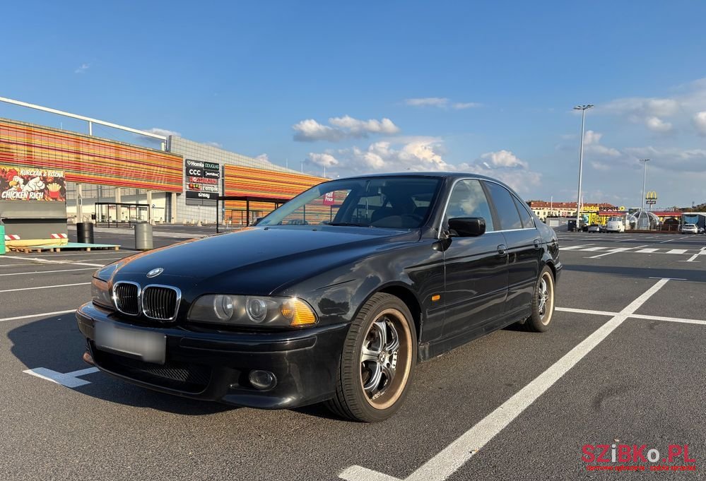 2002' BMW 5 Series 525I photo #2