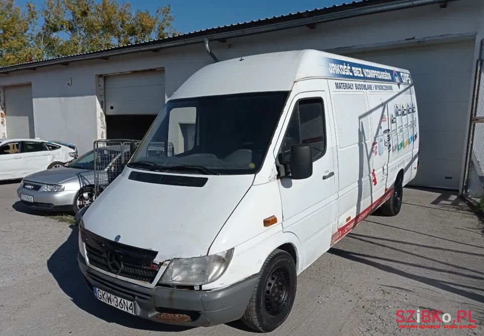 2004' Mercedes-Benz Sprinter photo #6
