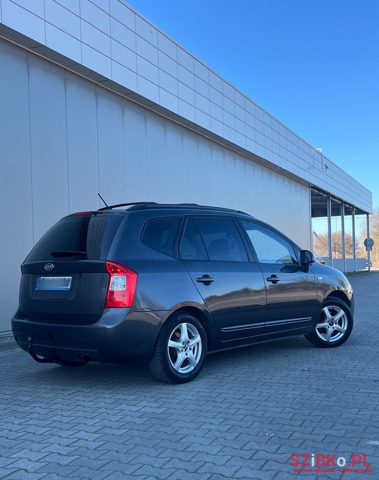 2009' Kia Carens 2.0 Cvvt Lx photo #3