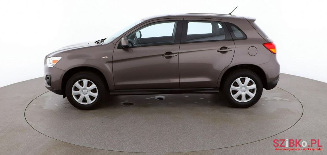 2013' Mitsubishi ASX photo #2