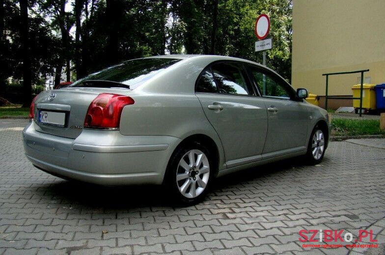 2003' Toyota Avensis photo #1