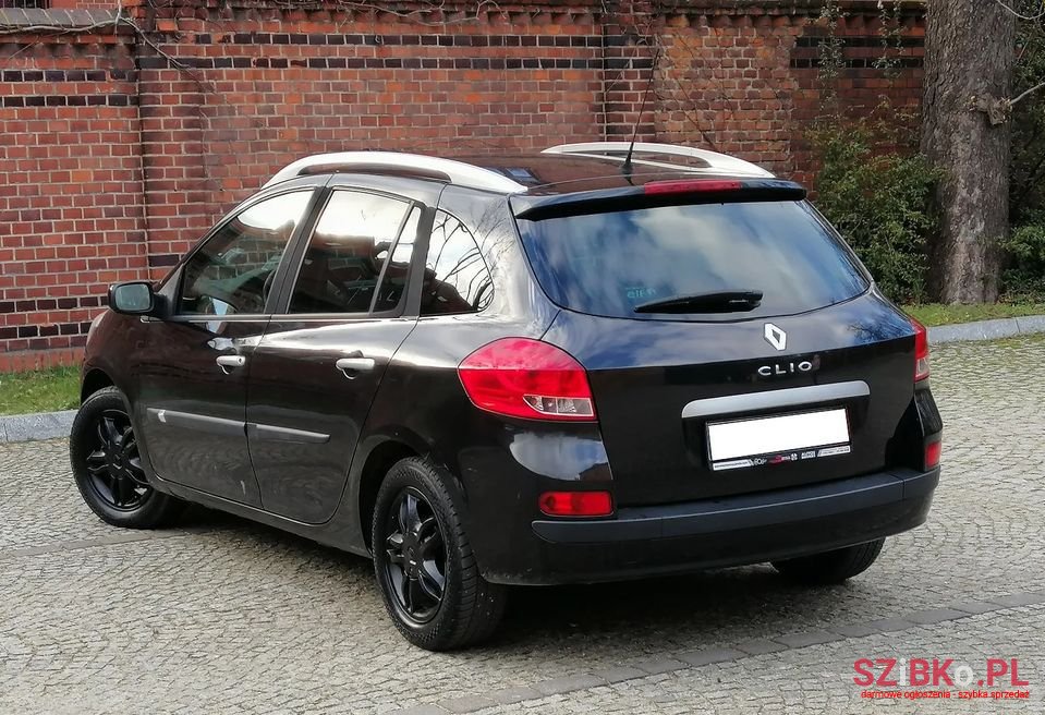 2008' Renault Clio photo #5