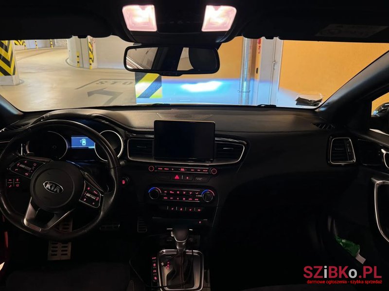 2019' Kia Proceed 1.6 T-Gdi Gt Dct photo #2
